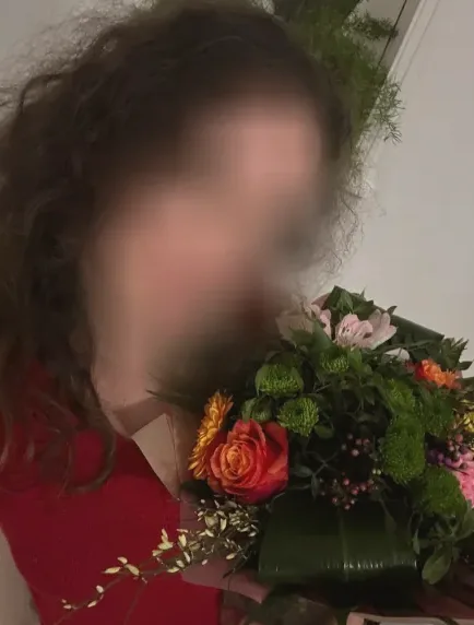 Amber, 39