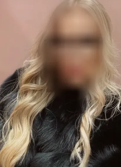 Bethan, 32