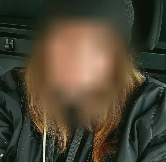 Claire, 28