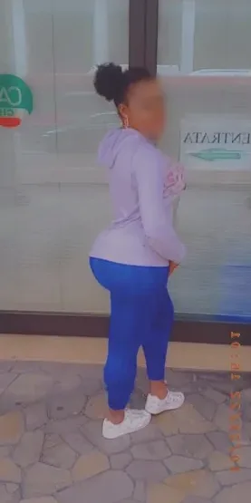 Daisy, 28