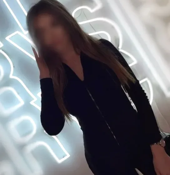 Erin, 32