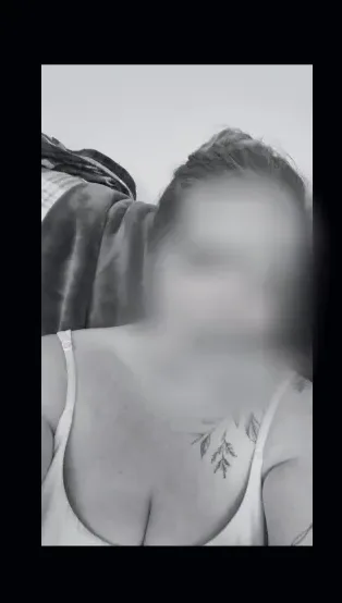 Evie, 28
