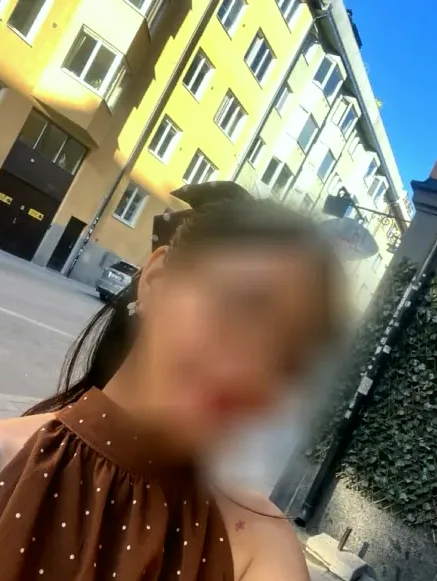 Lara, 26