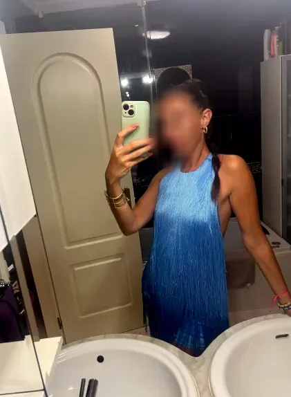 Rhian, 32